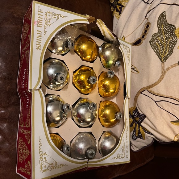 Box of Vintage Shiny Brite Large Christmas Ornament Balls - Picture 2 of 9